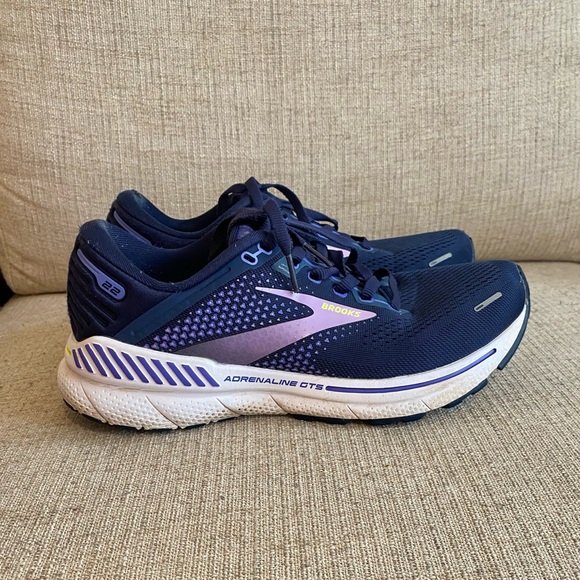 Brooks Adrenaline GTS 22 purple yellow running shoes size women's 8 spring hike - Picture 1 of 9
